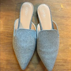 Adorable Wool slip on dress flats!